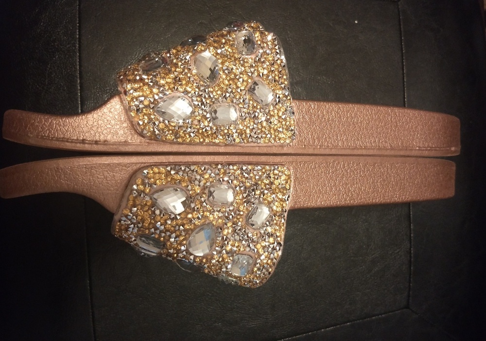 NEW ROSE GOLD SLIDES - Picture 2 of 2